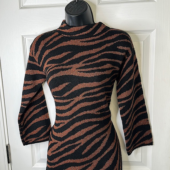Leopard print, Sis?!!!! He will stand out in this ensemble. This is fitted for u - Picture 4 of 12